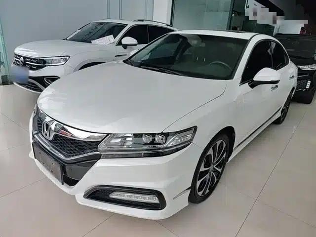 Spirior 2015 2.0L Premium Edition