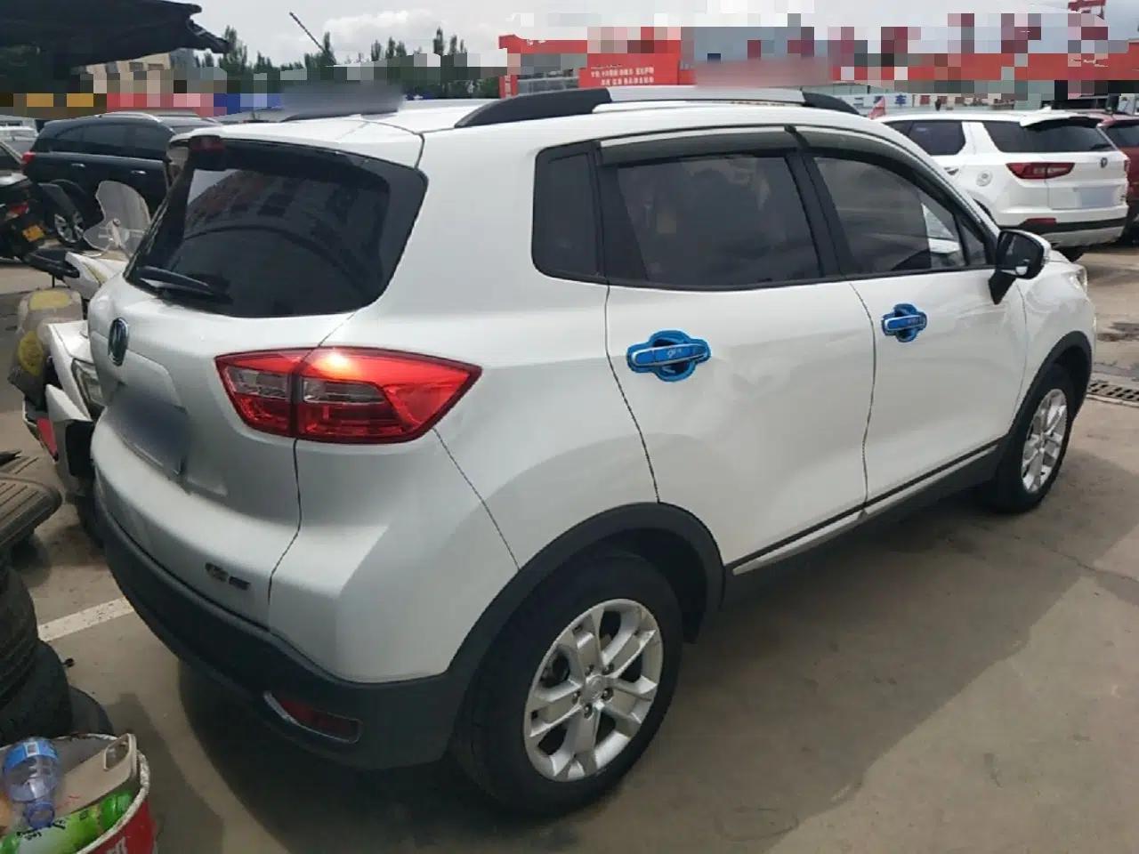 CHANGAN CS15 2016 1.5L Automatic Fashion Edition — миниатюра 6