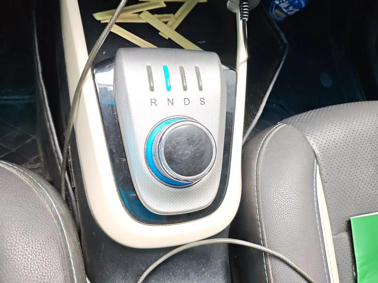 CHANGAN CS15EV 2018 350i — миниатюра 15