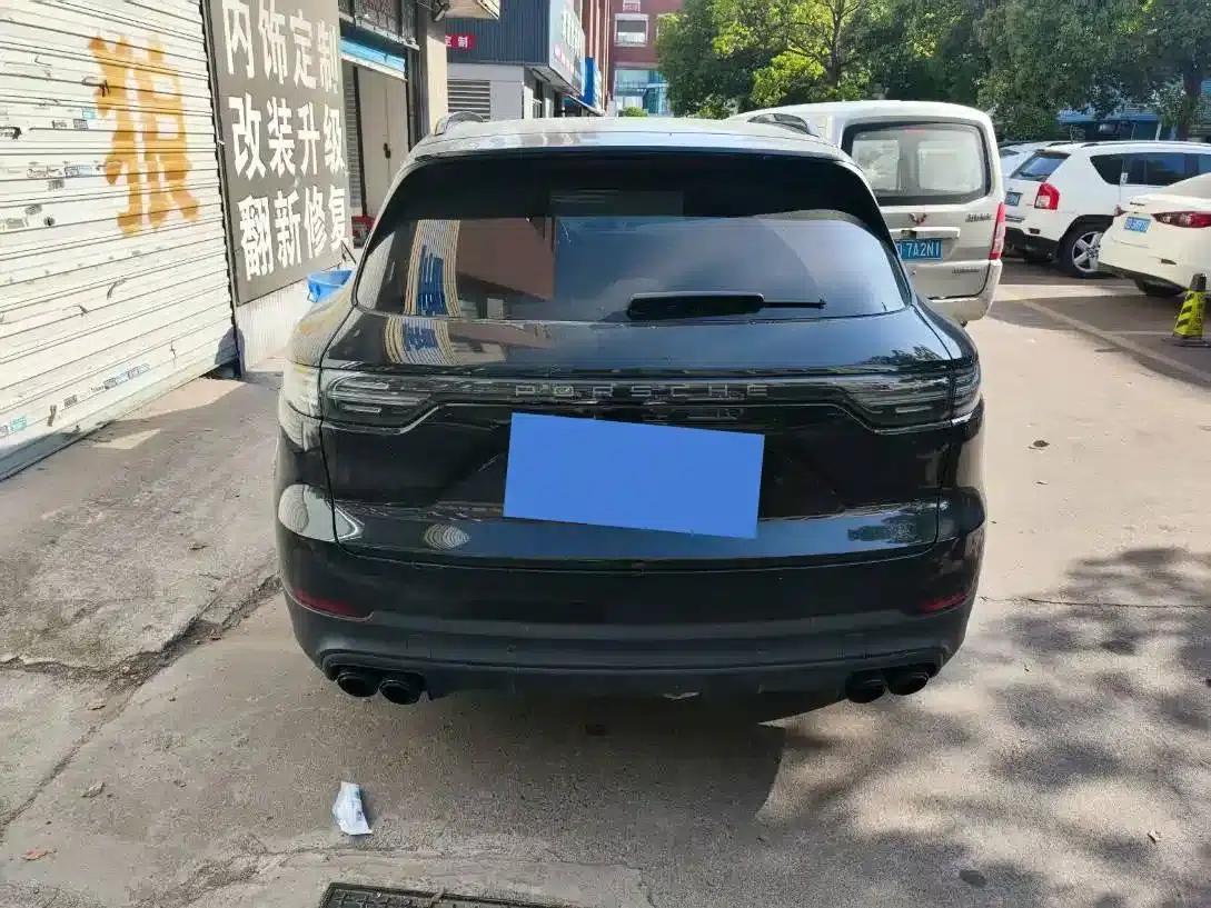 2022 Cayenne E-Hybrid 2.0T Platinum Edition — миниатюра 6