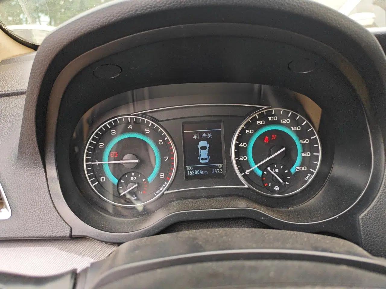 Great Wall C30 2015 1.5L Manual Luxury Model — миниатюра 12