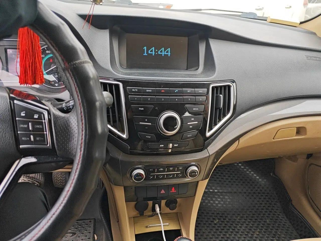 Great Wall C30 2015 1.5L Manual Luxury Model — миниатюра 14