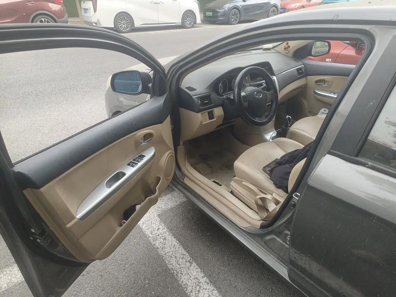 Great Wall C30 2013 1.5L Manual Luxury Model — миниатюра 17