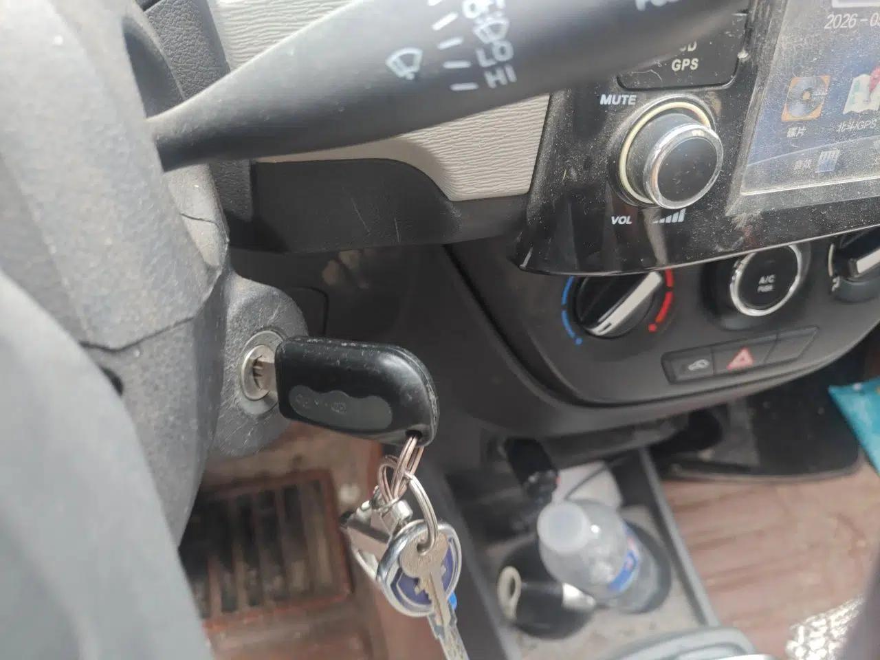 CHANGAN OSHAN Olisway 2015 1.2L Manual Enjoyment Model — миниатюра 9