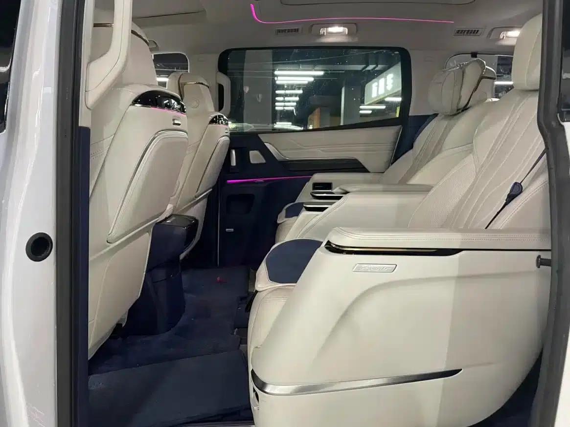 Century 2023 2.0T Six-Seat Luxury Edition — миниатюра 4
