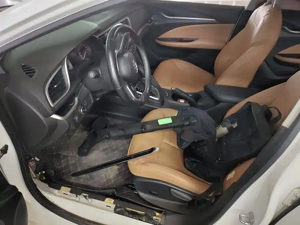 Buick Verano 2019 18T Automatic Connected Flagship Model (National V Emission Standard) — миниатюра 15