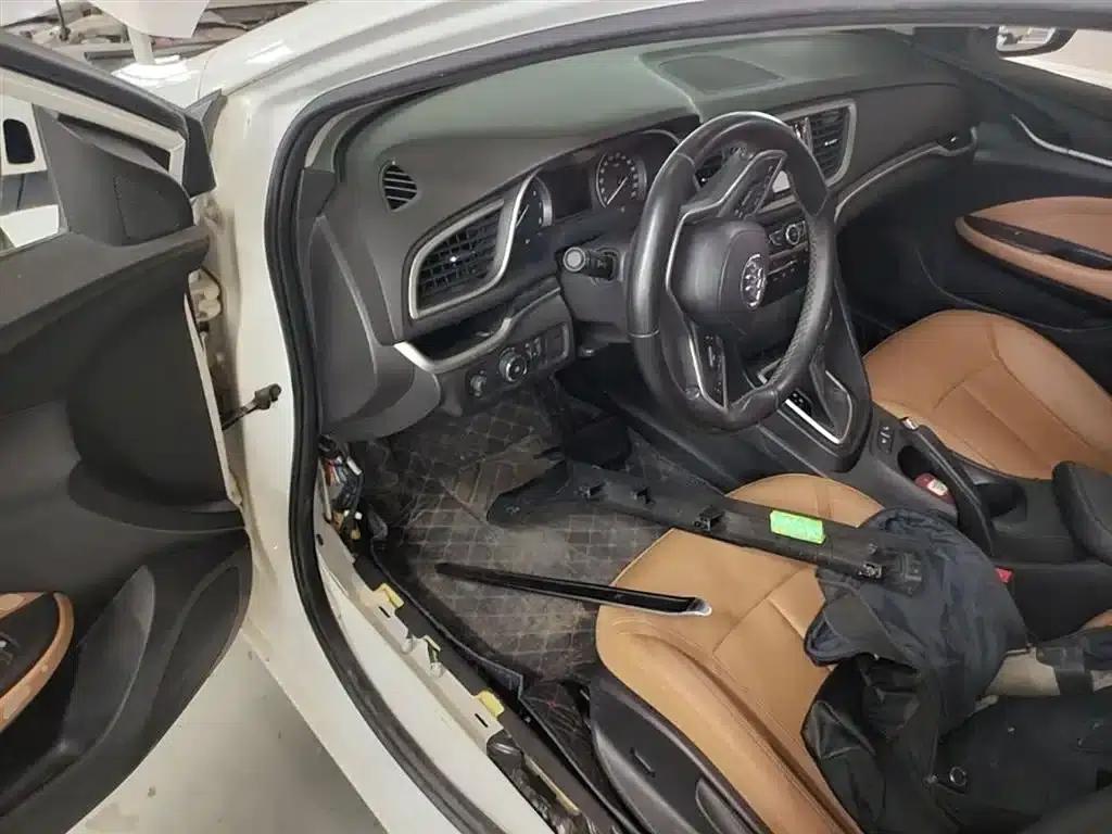 Buick Verano 2019 18T Automatic Connected Flagship Model (National V Emission Standard) — миниатюра 16