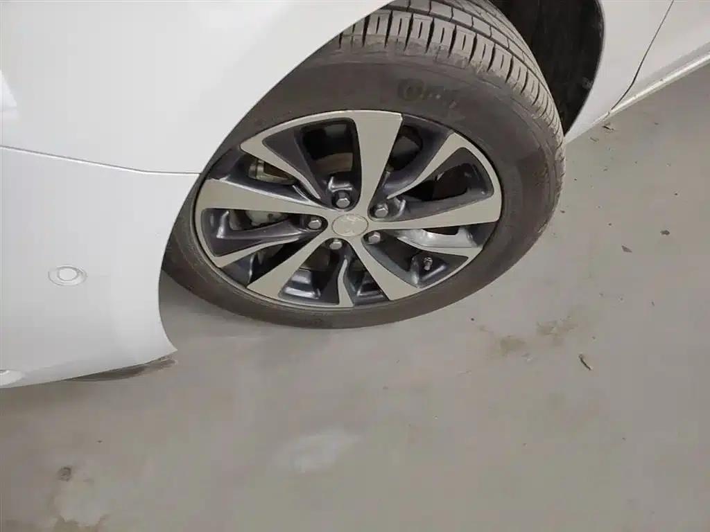 Buick Verano 2019 18T Automatic Connected Flagship Model (National V Emission Standard) — миниатюра 23