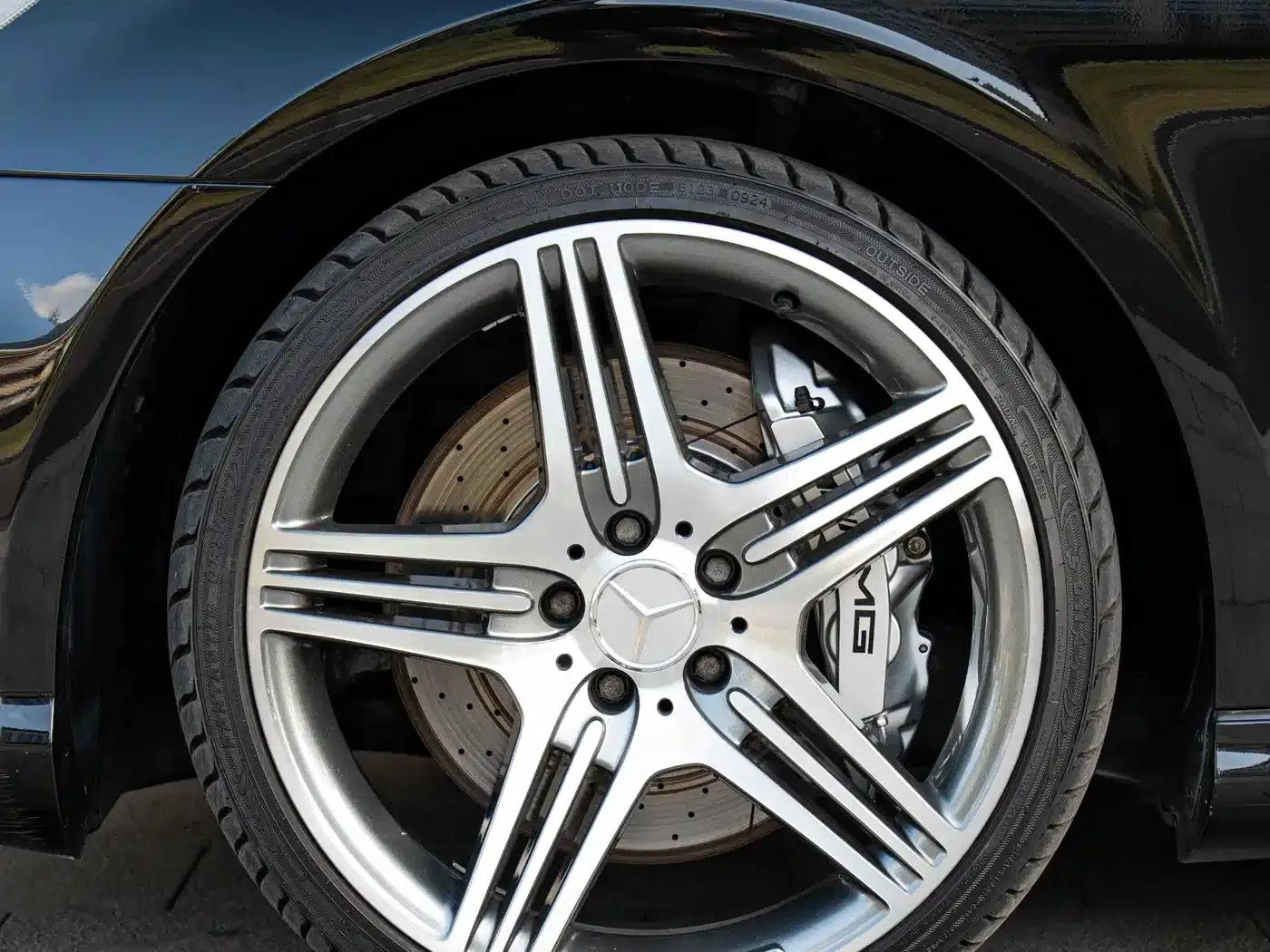 2008 Mercedes-Benz CLS AMG 63 — миниатюра 4