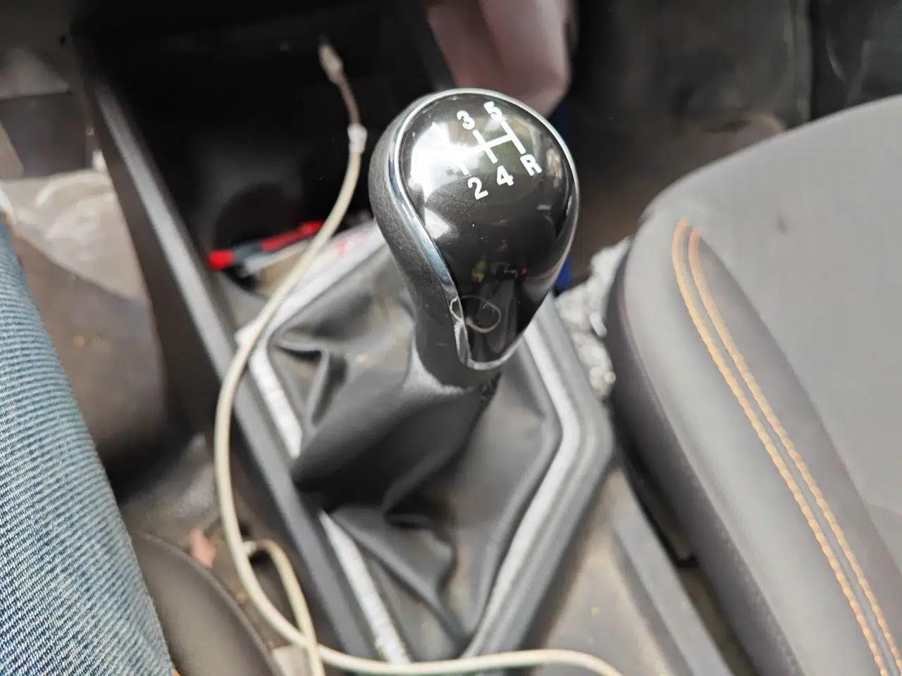 CHANGAN KAICHENG Ruixing M60 2023 1.6L CNG Comfort-Grade 6-Seater Passenger Vehicle — миниатюра 15
