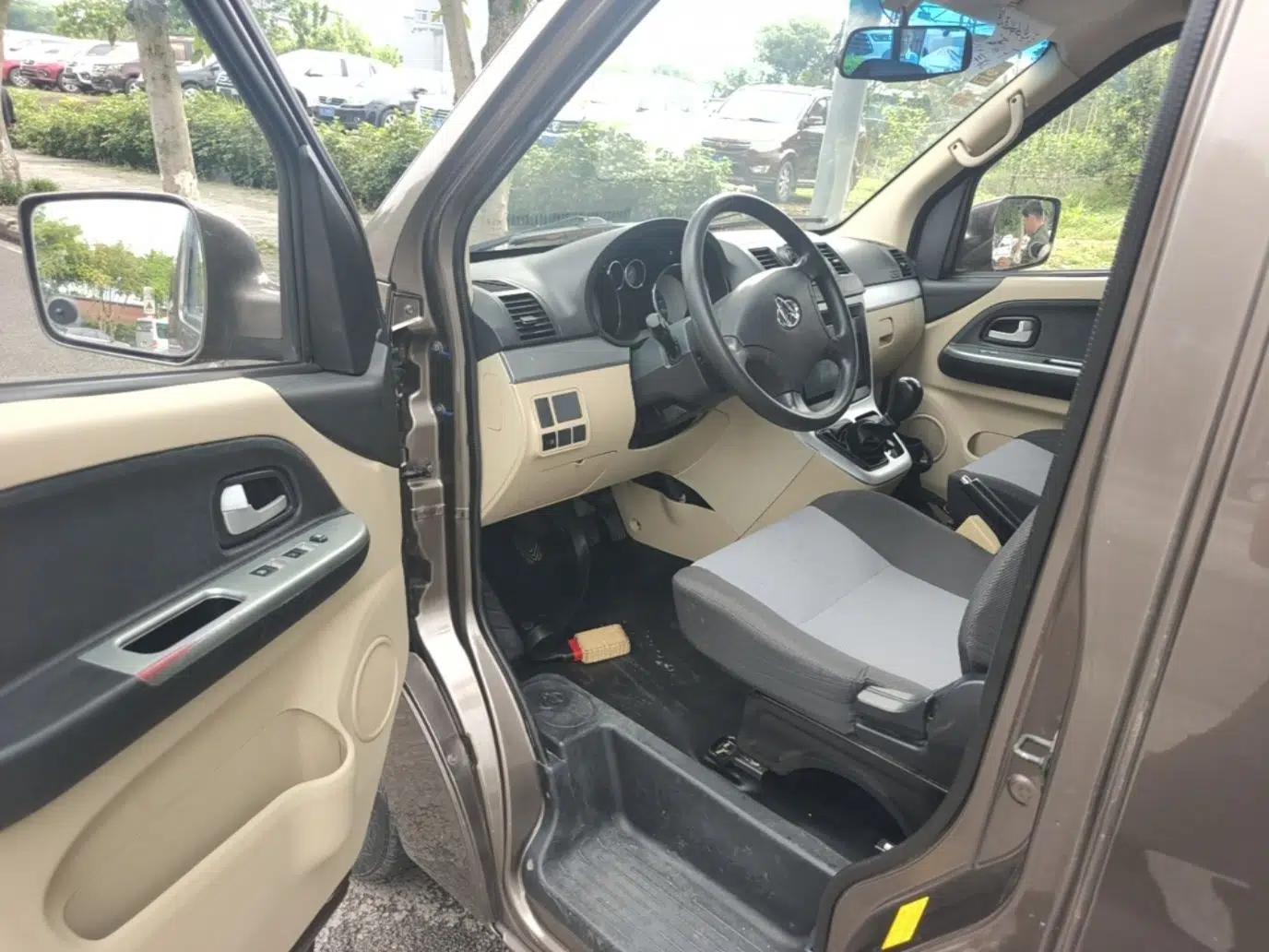 CHANGAN KAICHENG Ruixing M90 2017 2.0L Value Edition 7-Seater Hatchback 4G94S — миниатюра 19