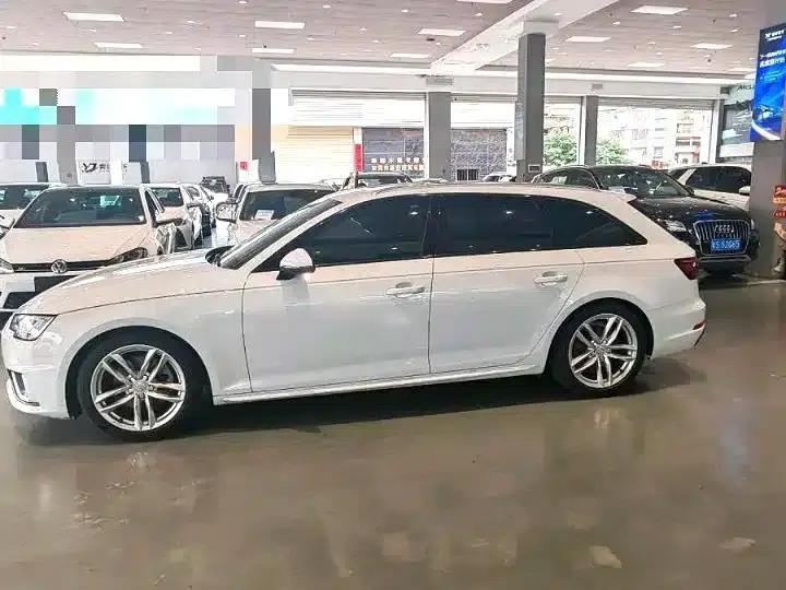 2020 Audi A4 Imported Model Avant 40 TFSI Luxury Dynamic Edition — миниатюра 2