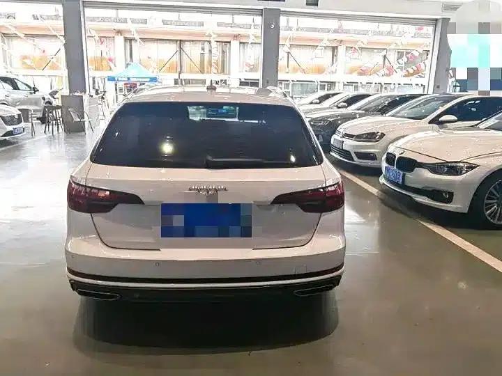 2020 Audi A4 Imported Model Avant 40 TFSI Luxury Dynamic Edition — миниатюра 5
