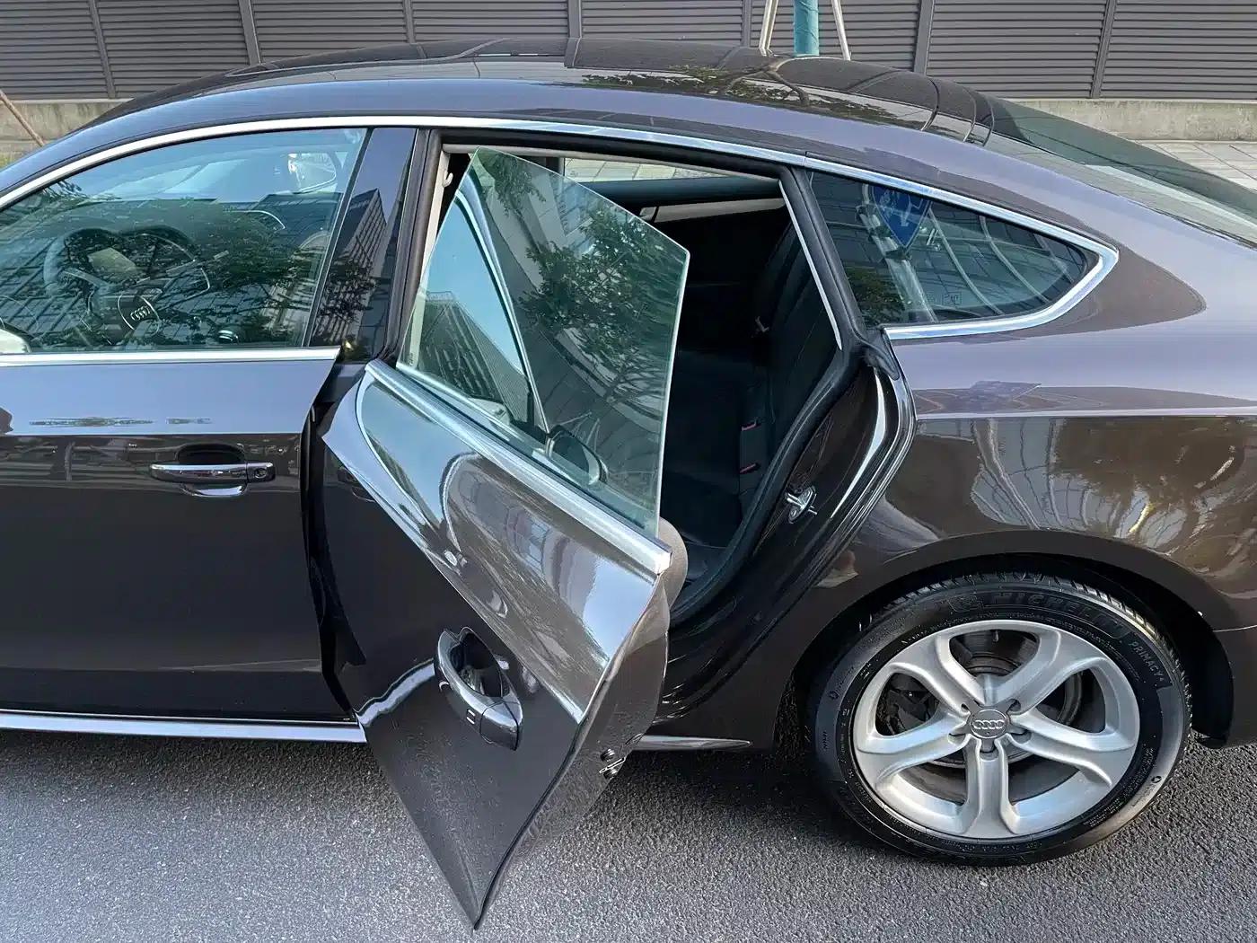 2012 Audi A5 Imported Model 2.0TFSI Sportback — миниатюра 18