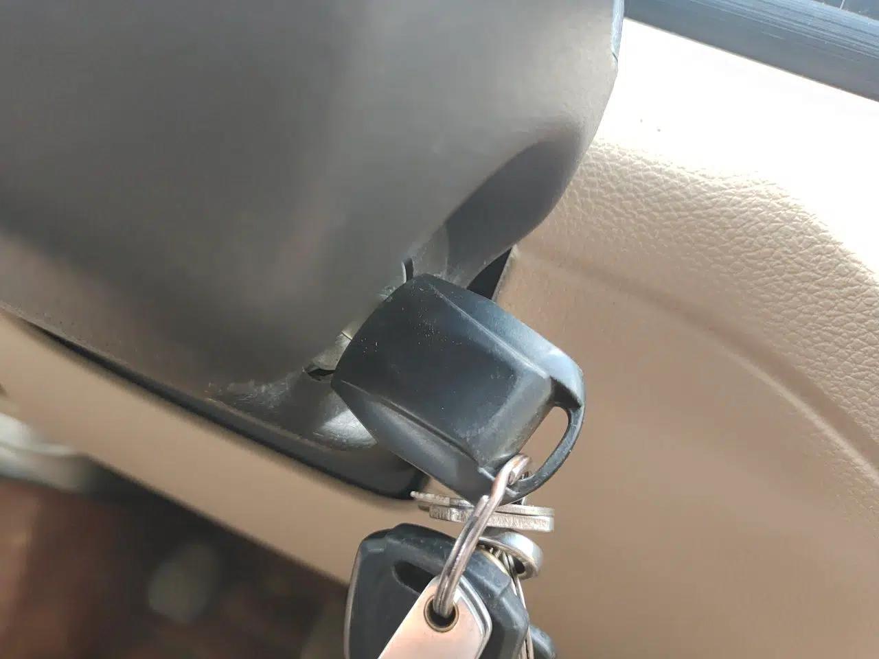 CHANGAN KUAYUE Xing V3 2023 1.3L Gasoline Standard Model 5-Seater Passenger Vehicle — миниатюра 9