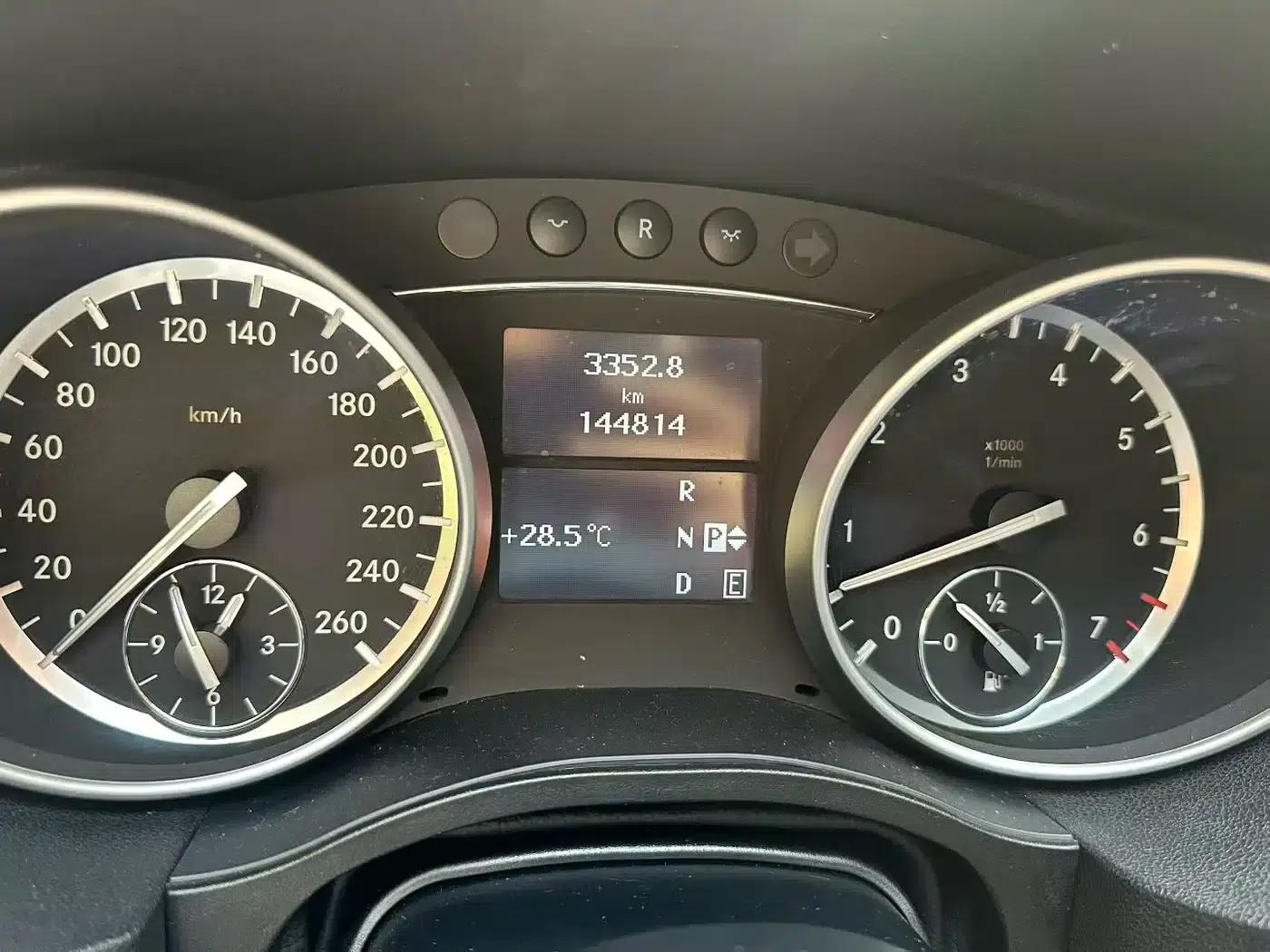 2015 Mercedes-Benz R-Class R 400 4MATIC Business Edition — миниатюра 5