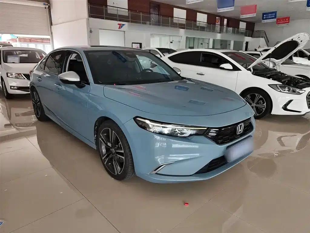 Stylish 2023 2.0L e:HEV Premium Edition — миниатюра 4