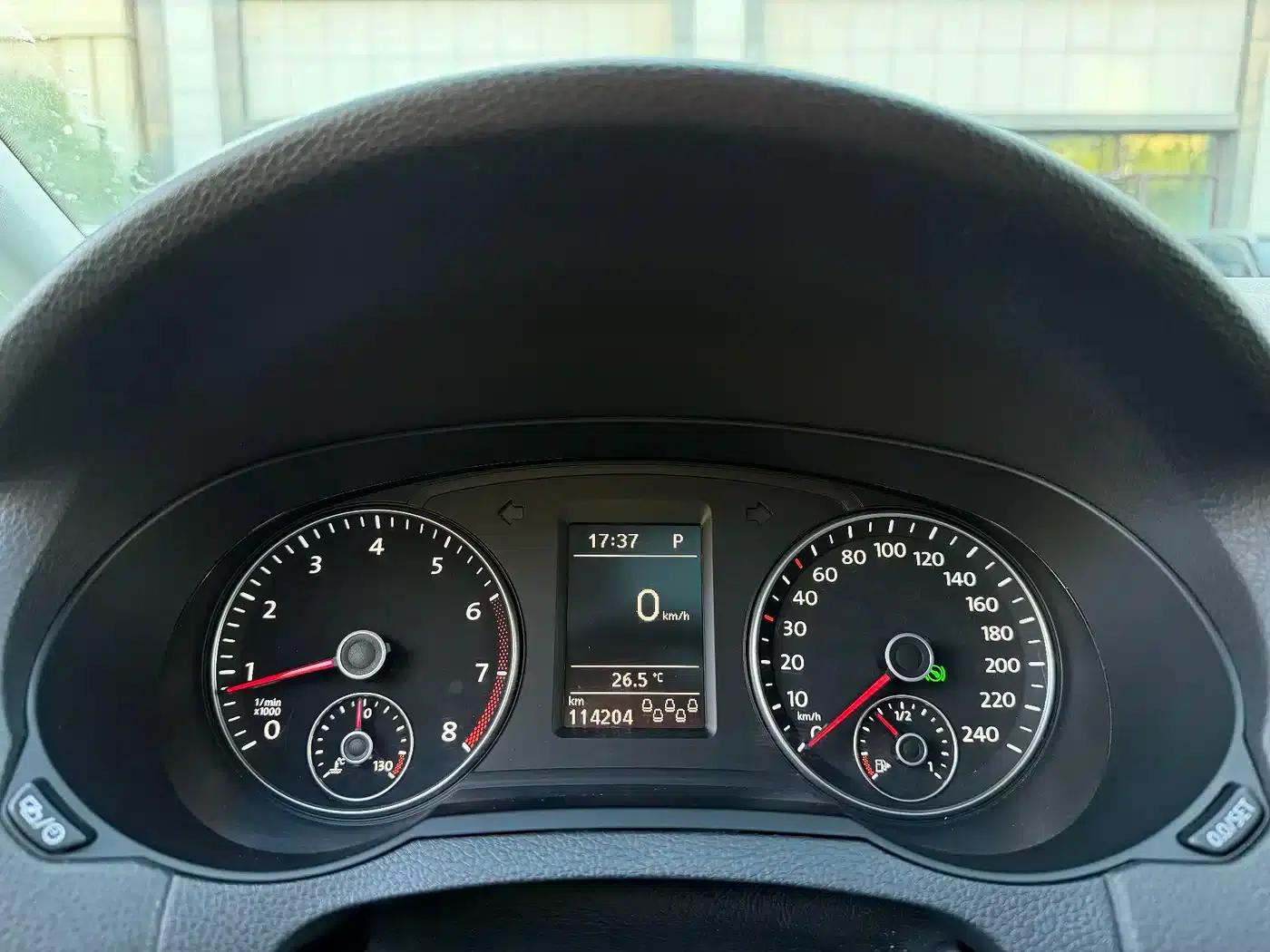 2014 Sharan 2.0TSI Standard Edition — миниатюра 8