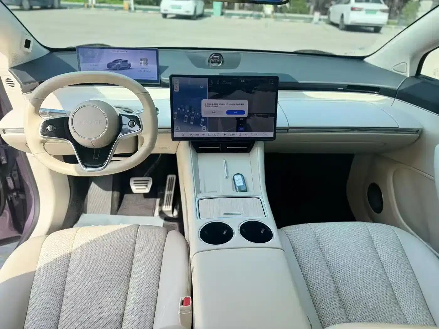 Zhijie R7 2024 Pure Electric 667km Max — миниатюра 6