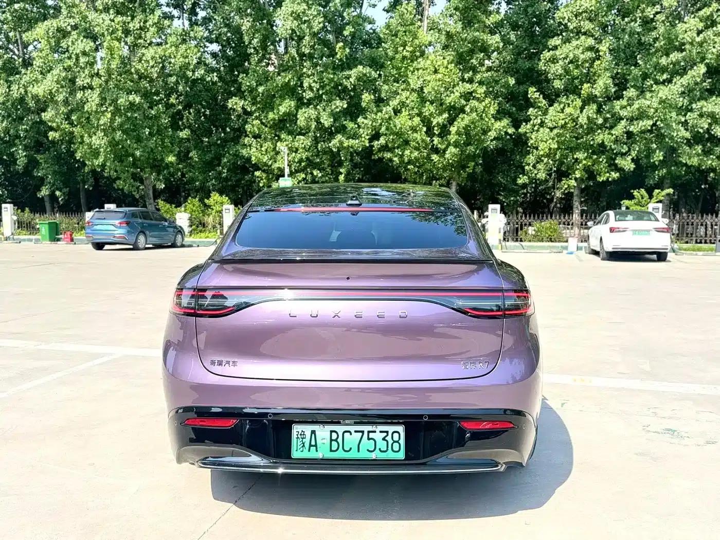 Zhijie R7 2024 Pure Electric 667km Max — миниатюра 9
