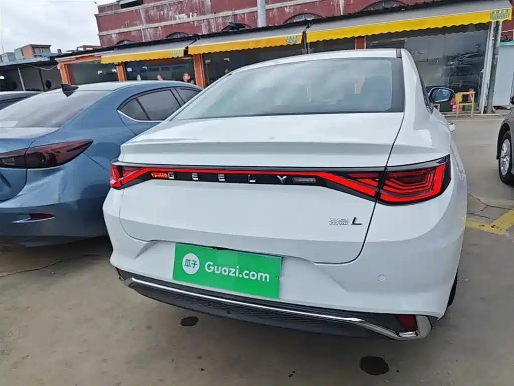 Geely Emgrand L 2022 1.4T CVT Flagship Edition — миниатюра 6