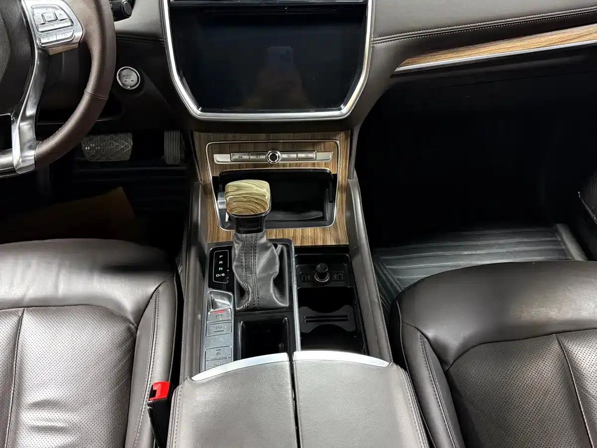 Roewe RX8 2018 30T Intelligent Internet Two-Wheel Drive Flagship Edition — миниатюра 6