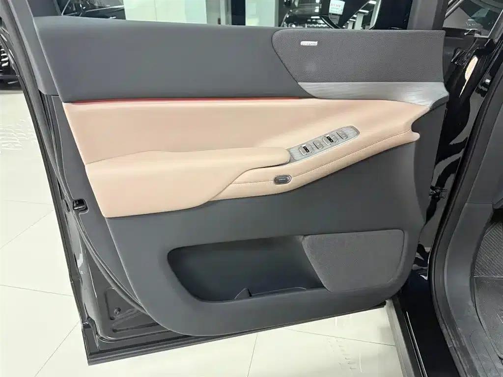 XPeng X9 2025 Pure Electric Model with a Maximum Range of 740km — миниатюра 15