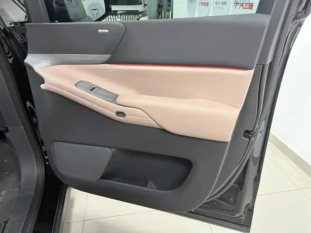 XPeng X9 2025 Pure Electric Model with a Maximum Range of 740km — миниатюра 21
