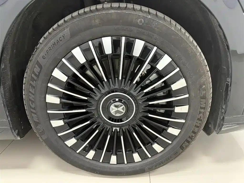 XPeng X9 2025 Pure Electric Model with a Maximum Range of 740km — миниатюра 32
