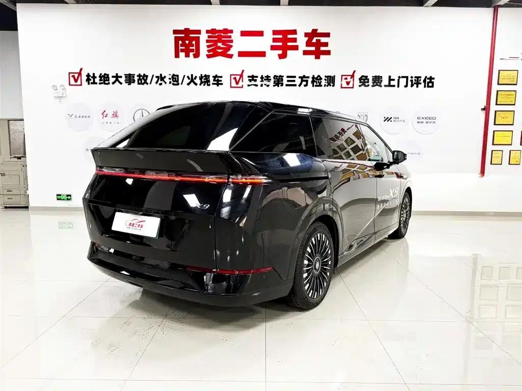 XPeng X9 2025 Pure Electric Model with a Maximum Range of 740km — миниатюра 7
