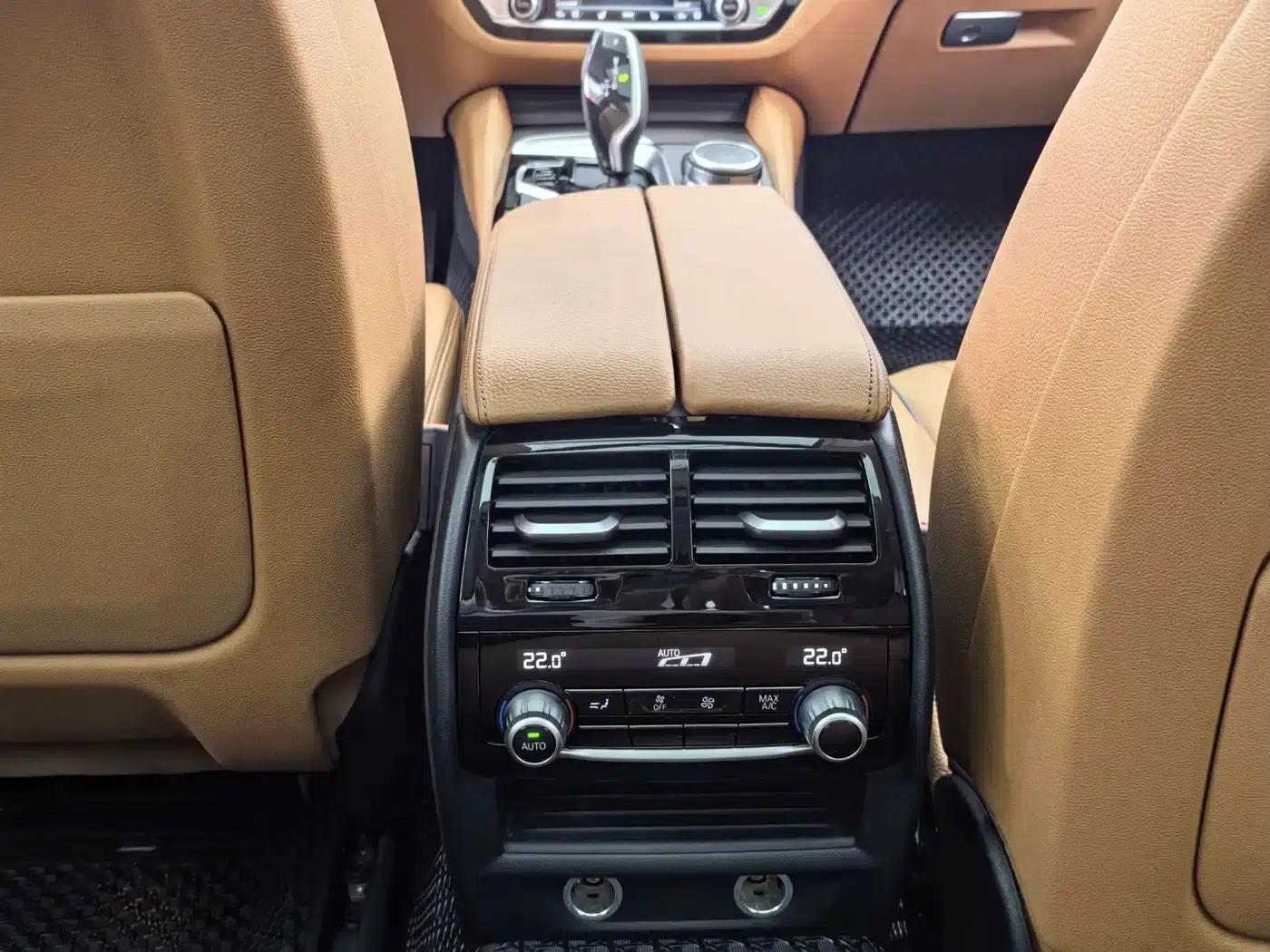 BMW 6 Series GT 2019 630i Luxury Design Package — миниатюра 12