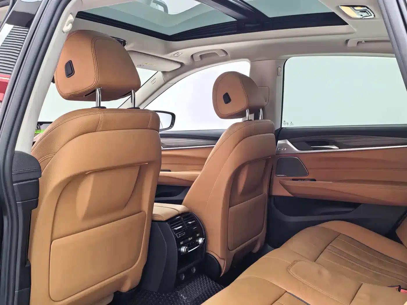 BMW 6 Series GT 2019 630i Luxury Design Package — миниатюра 14