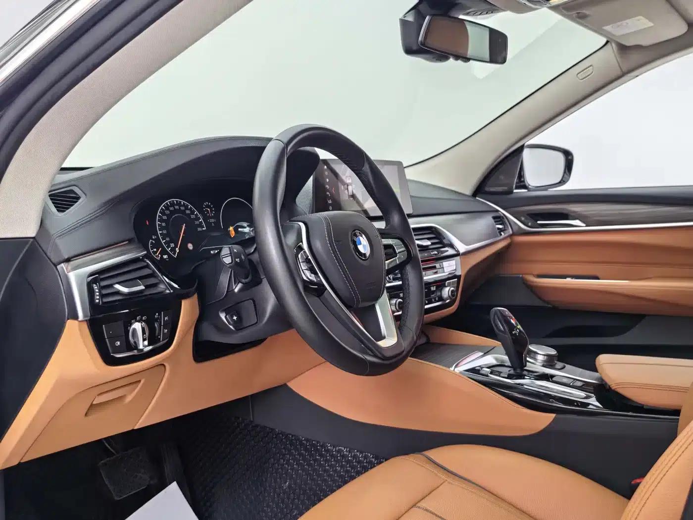 BMW 6 Series GT 2019 630i Luxury Design Package — миниатюра 3