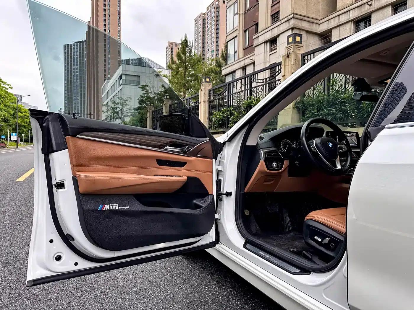 BMW 6 Series GT 2019 630i Luxury Design Package — миниатюра 12