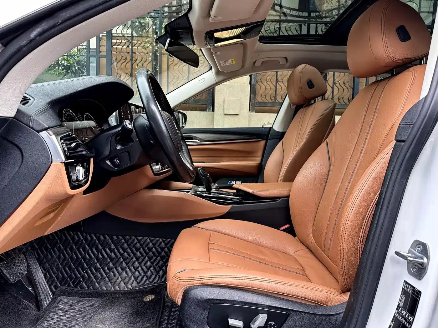 BMW 6 Series GT 2019 630i Luxury Design Package — миниатюра 13