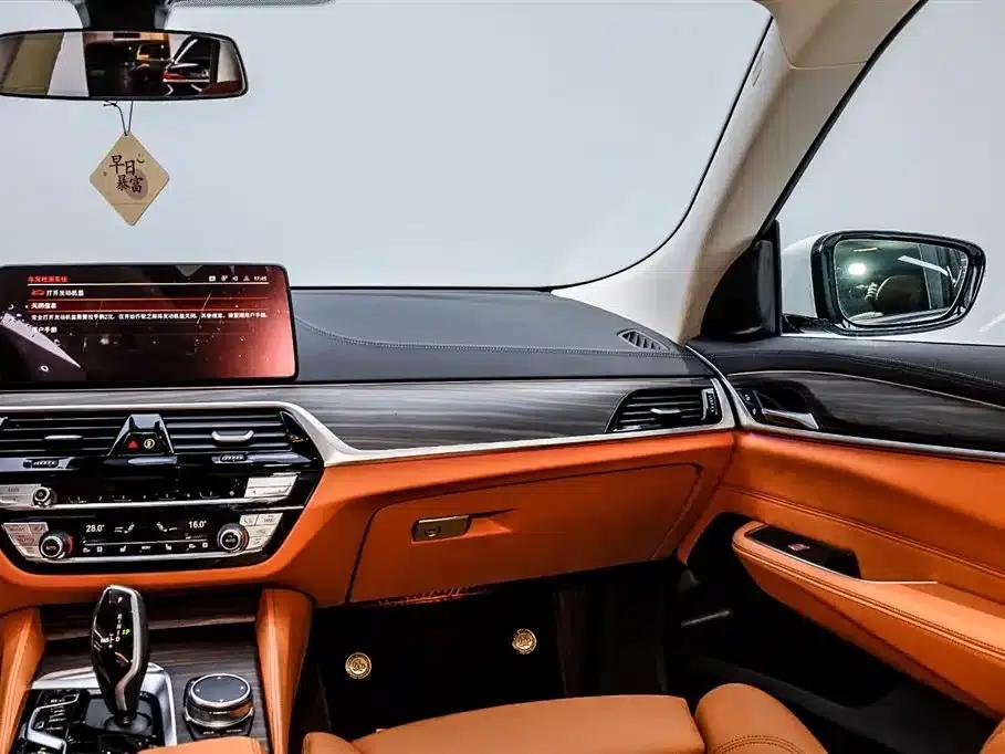 2022 BMW 6 Series GT 630i Luxury Design Package — миниатюра 23