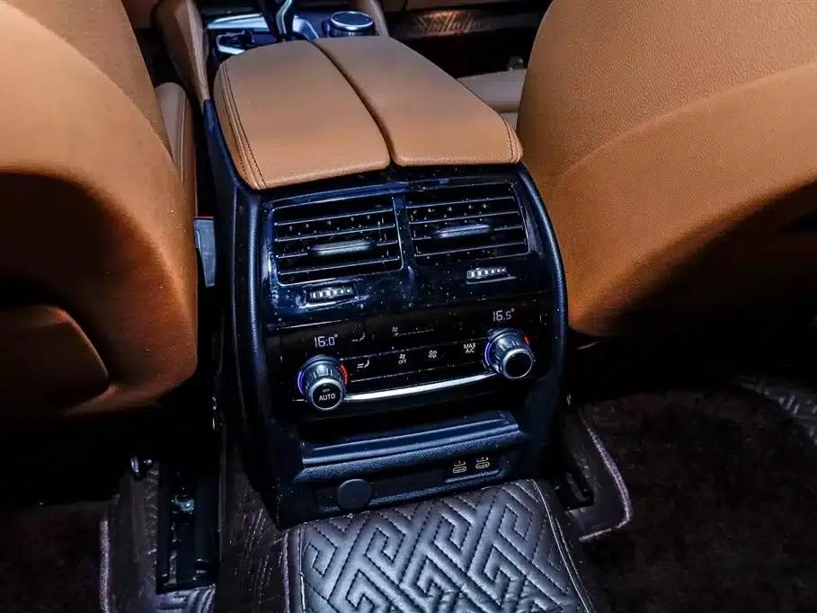 2022 BMW 6 Series GT 630i Luxury Design Package — миниатюра 24
