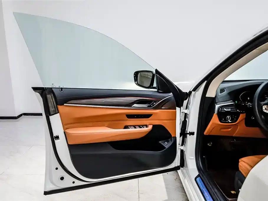 2022 BMW 6 Series GT 630i Luxury Design Package — миниатюра 8