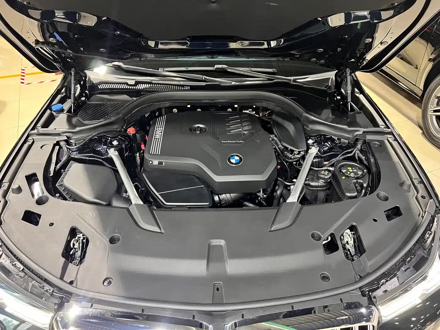 2022 BMW 6 Series GT 630i M Sport Package — миниатюра 21