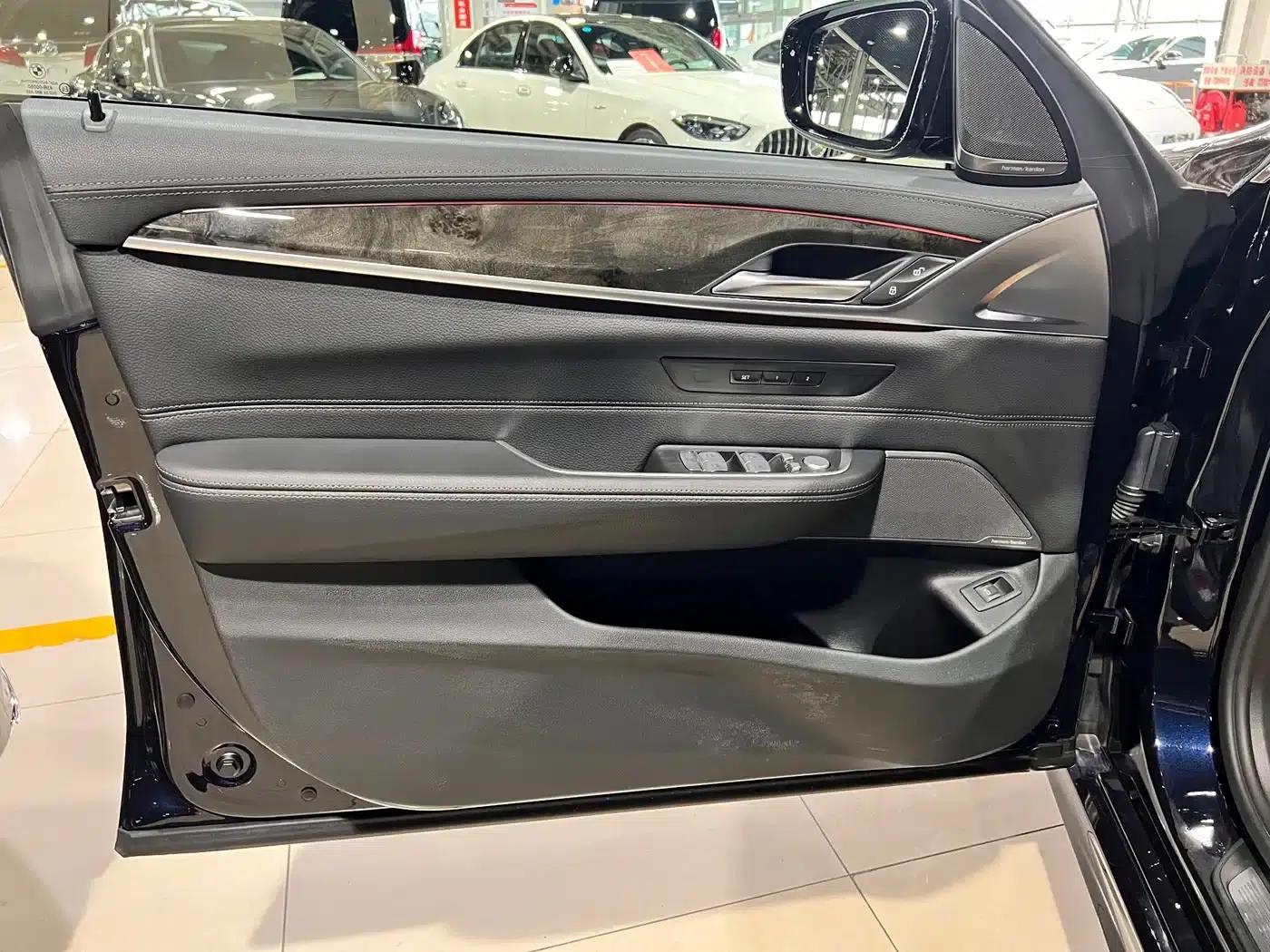 2022 BMW 6 Series GT 630i M Sport Package — миниатюра 7