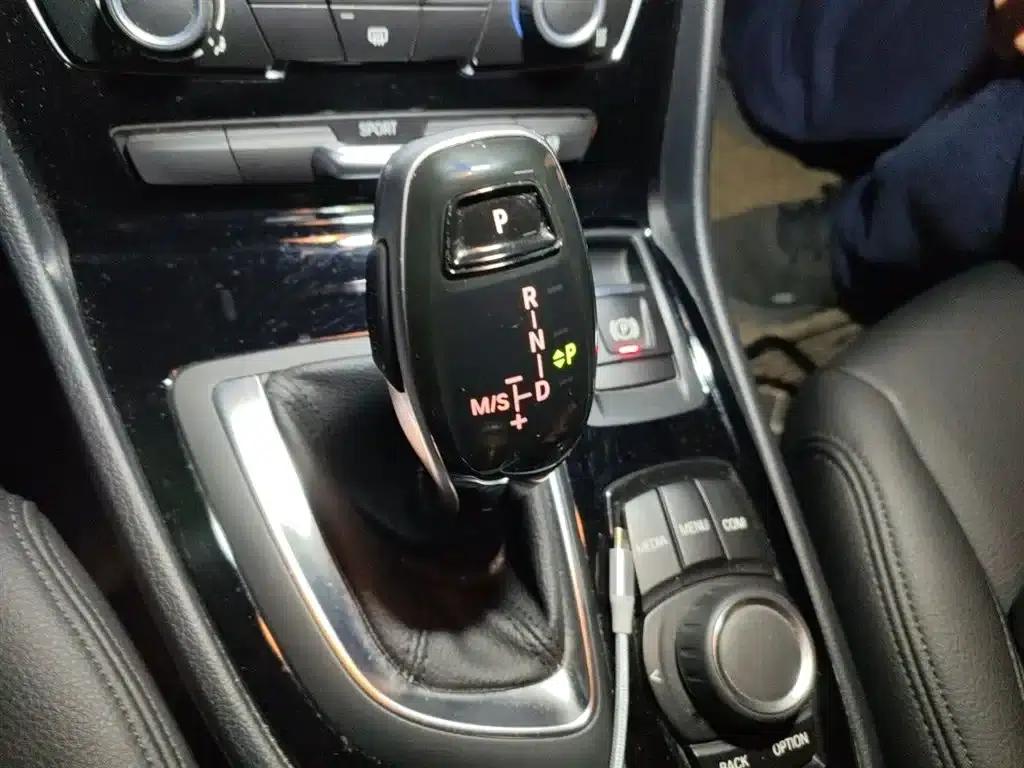 2018 BMW 2 Series Gran Tourer 220i Leading Edition — миниатюра 11