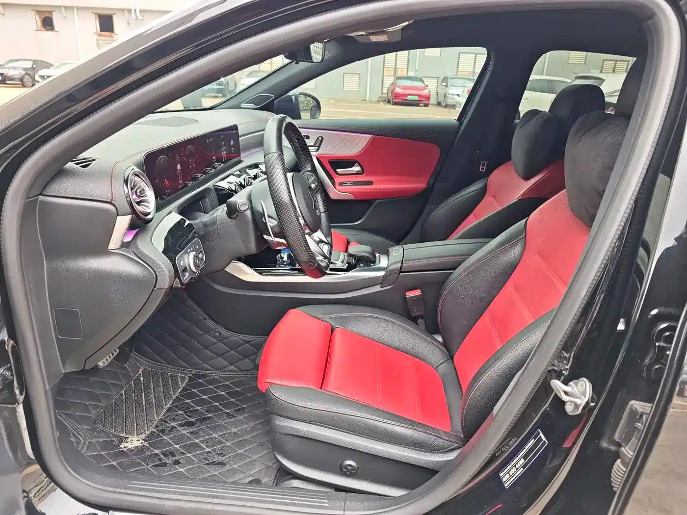2023 Mercedes-Benz A-Class AMG A 35 L 4MATIC — миниатюра 18