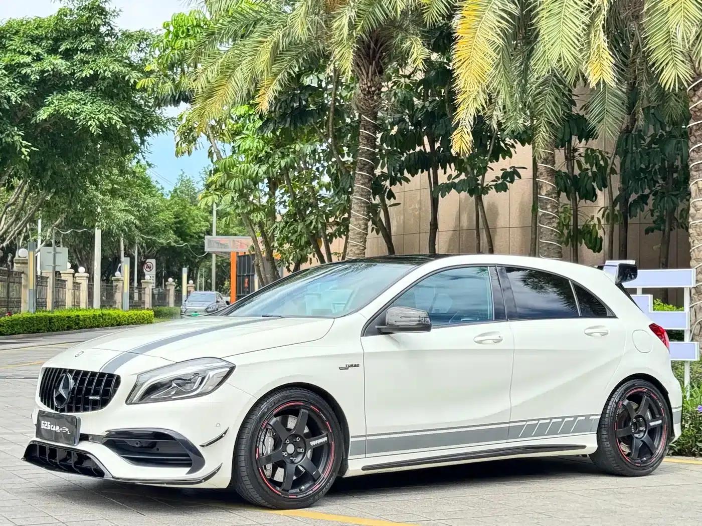 2016 Mercedes-Benz A-Class AMG (Imported) AMG A 45 4MATIC — миниатюра 1