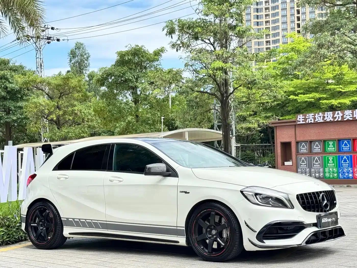 2016 Mercedes-Benz A-Class AMG (Imported) AMG A 45 4MATIC — миниатюра 3