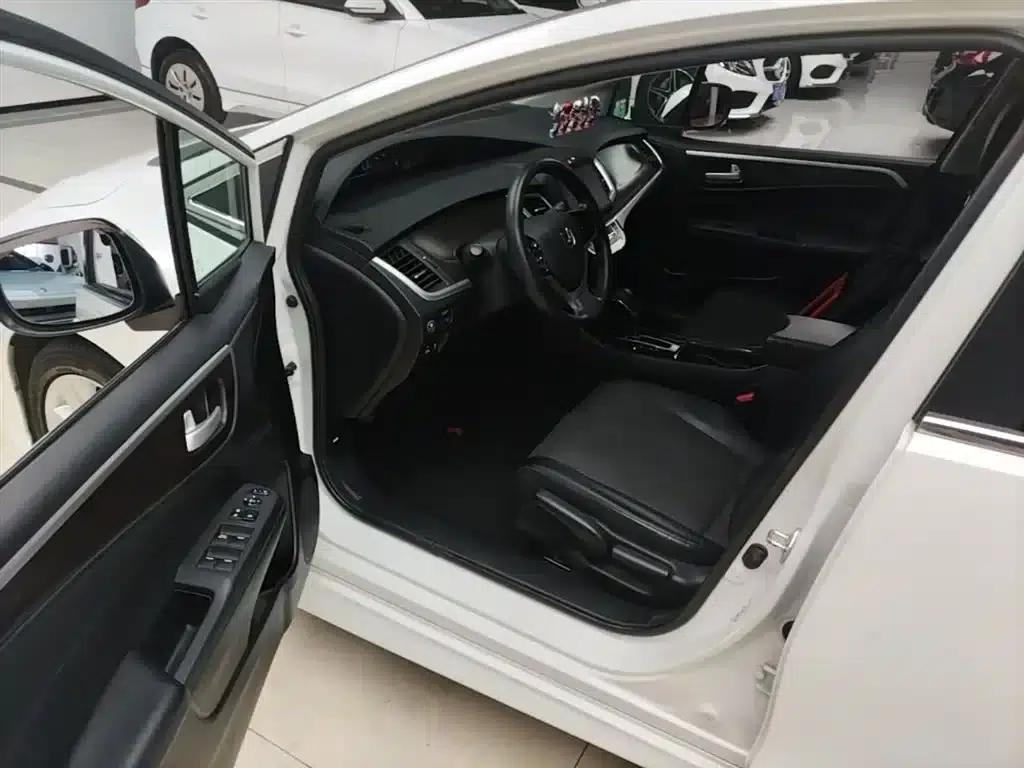 Jade 2016 1.8L Automatic Comfort Elite Edition 5-seater — миниатюра 16