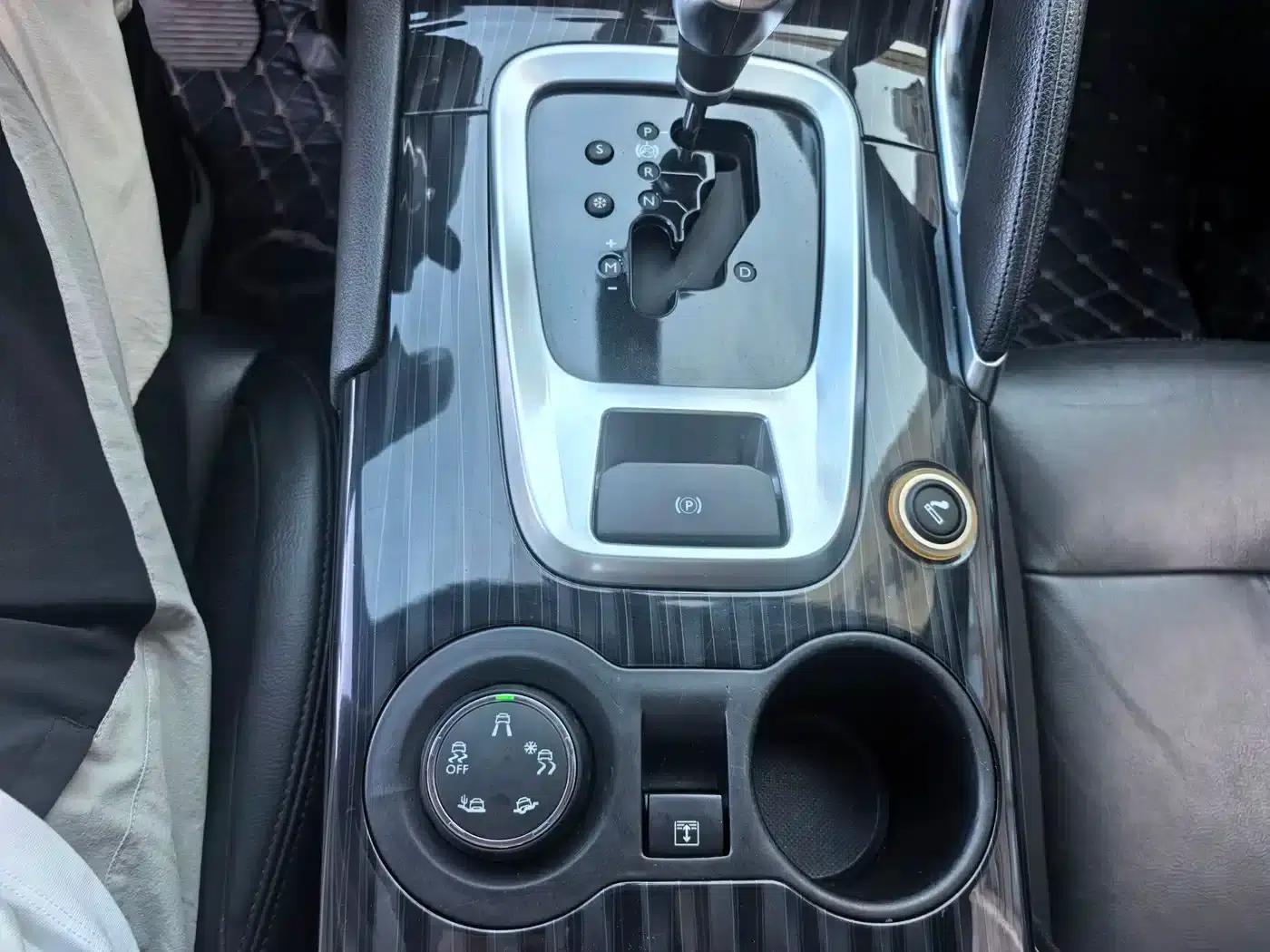 Peugeot 3008 2015 1.6THP Automatic Premium Edition — миниатюра 15