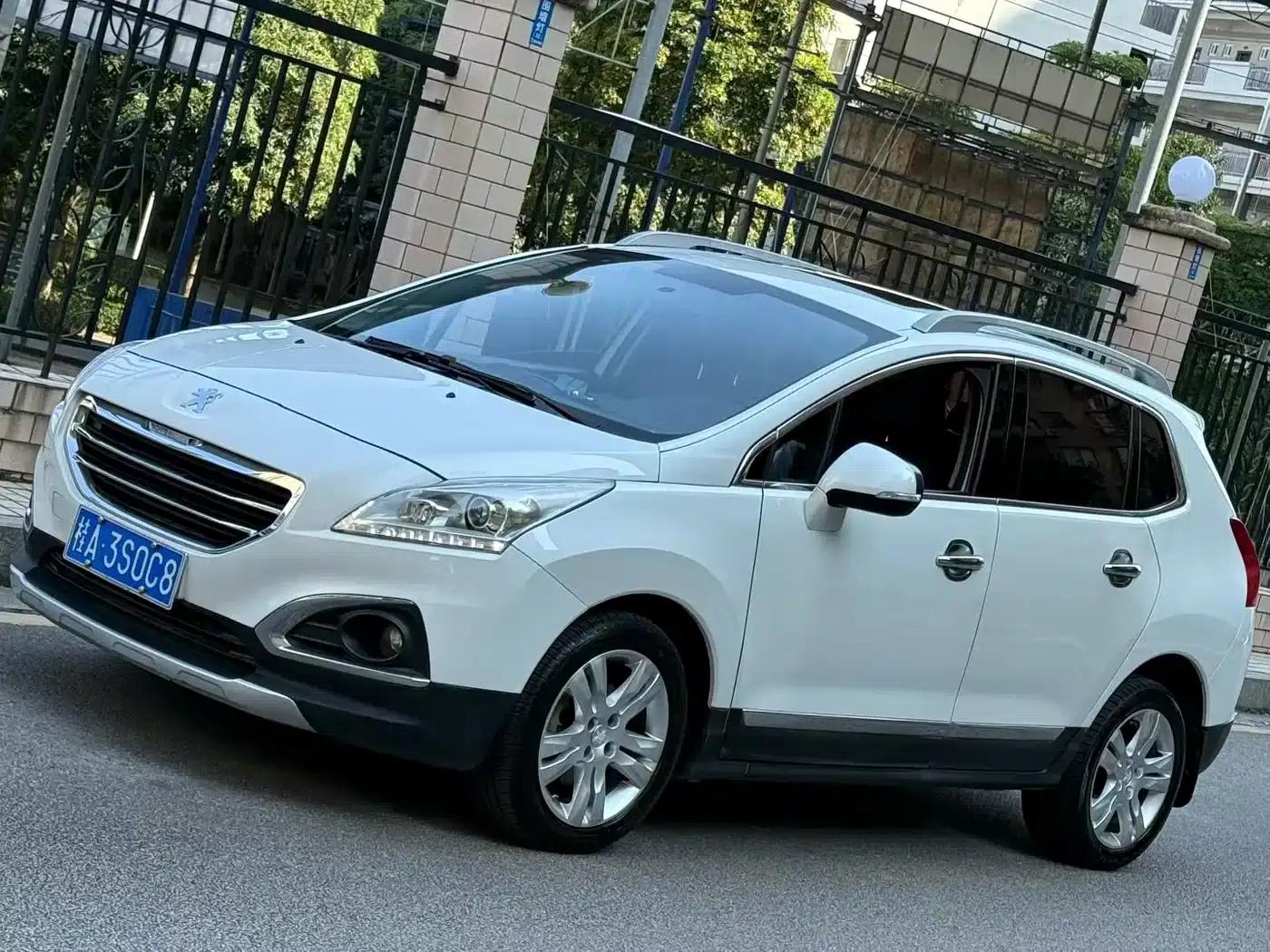 Peugeot 3008 2015 2.0L Automatic Classic Edition — миниатюра 1