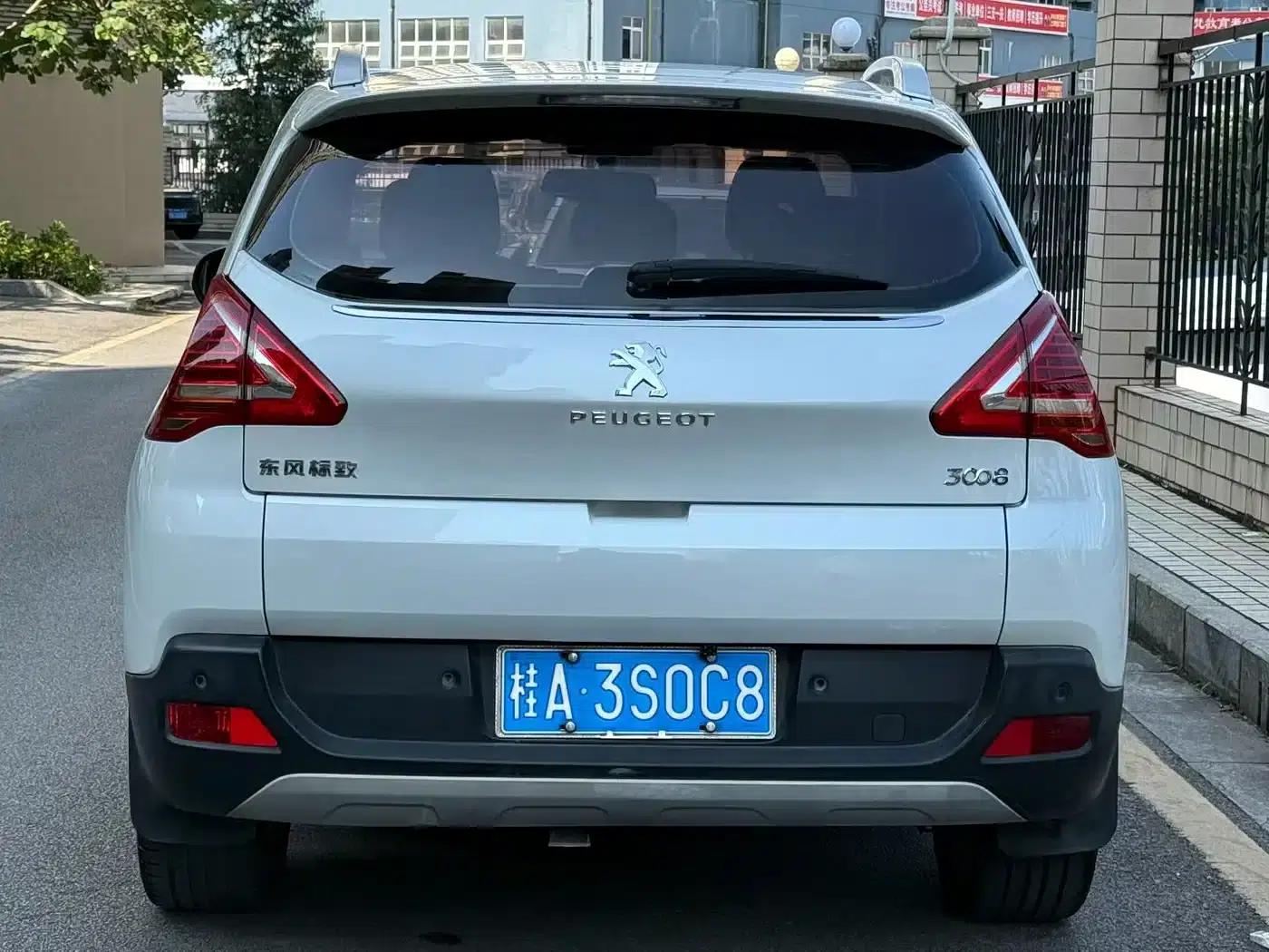Peugeot 3008 2015 2.0L Automatic Classic Edition — миниатюра 4