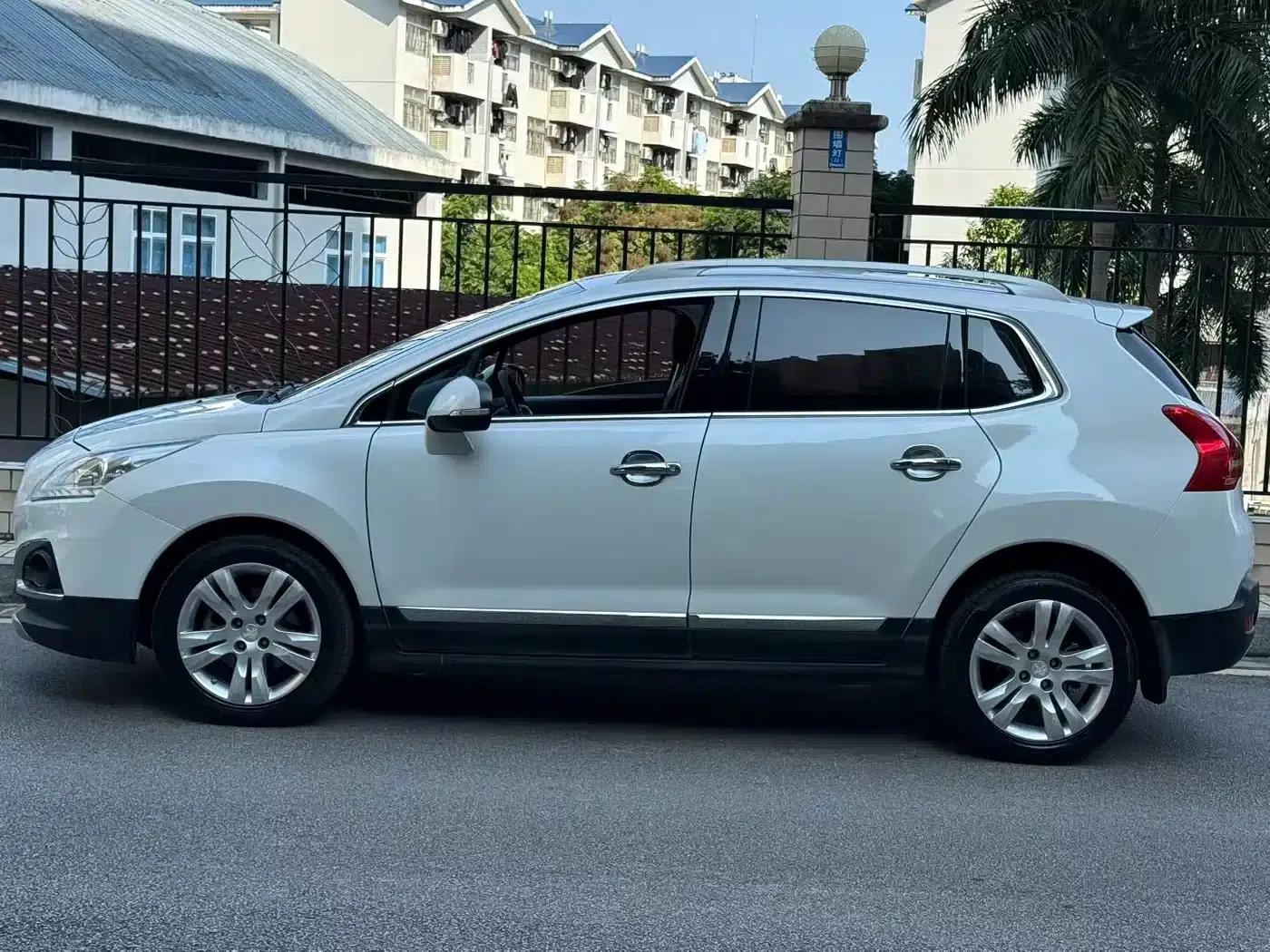 Peugeot 3008 2015 2.0L Automatic Classic Edition — миниатюра 5