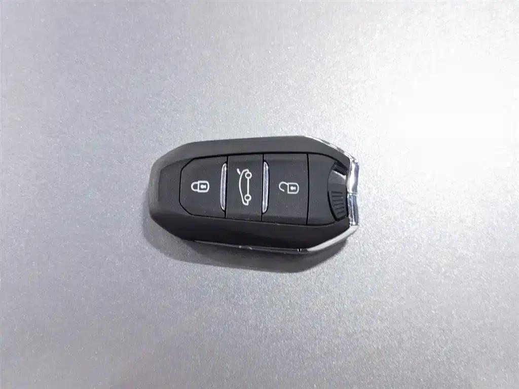 Peugeot 508 2021 Model 508L 400THP PureTech Driving Control Edition — миниатюра 19